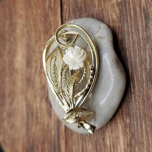 B612 gf delicate filigree lace edwardian white rose‎ brooch